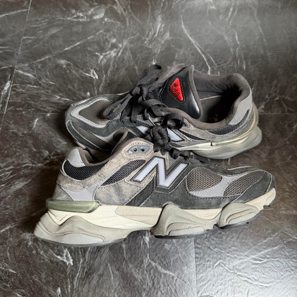 New Balance 9060 Men's Castlerock Sneaker Shoe Fits M8 -FLAWS